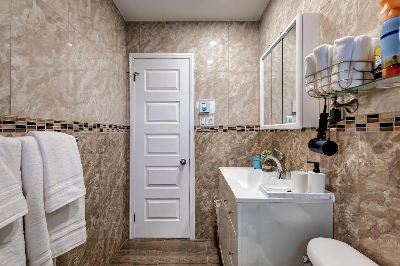 Modern 3 Bedrooms Lacordaire Suite Montreal 0*,